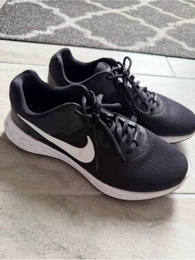 Nike Black Athletic Sneakers with White Swoosh